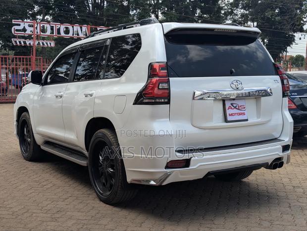 Toyota Land Cruiser Prado 2.7 2018 White