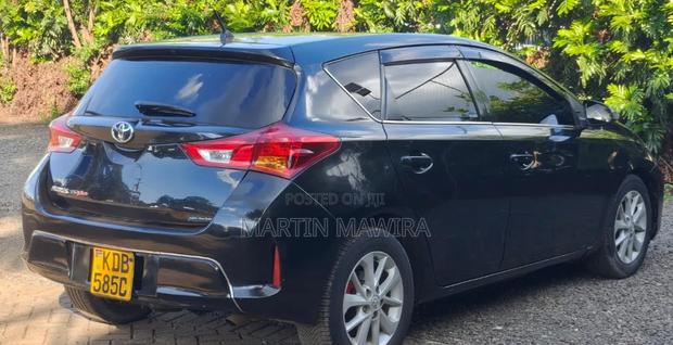 Toyota Auris 2013 Black