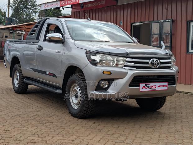 Toyota Hilux Revo Double Cab Deisel 2.4 RWD 2018 Silver
