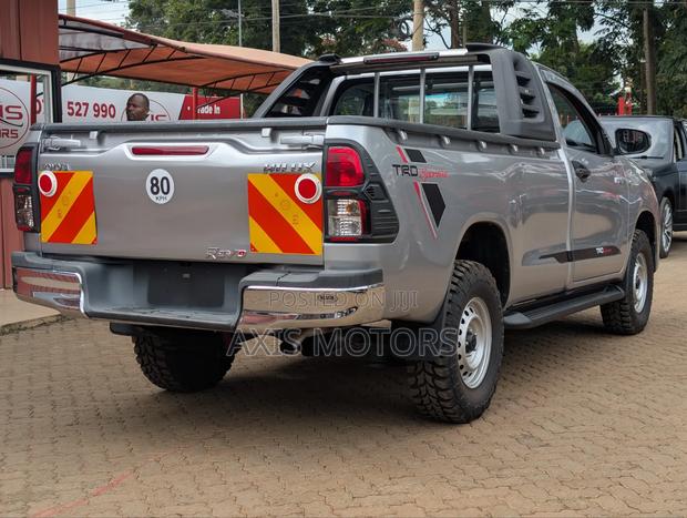 Toyota Hilux Revo Double Cab Deisel 2.4 RWD 2018 Silver