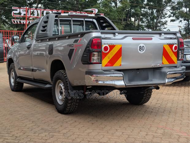 Toyota Hilux Revo Double Cab Deisel 2.4 RWD 2018 Silver