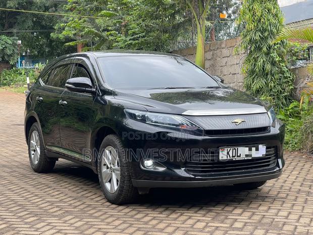 Toyota Harrier 2.0 2015 Black