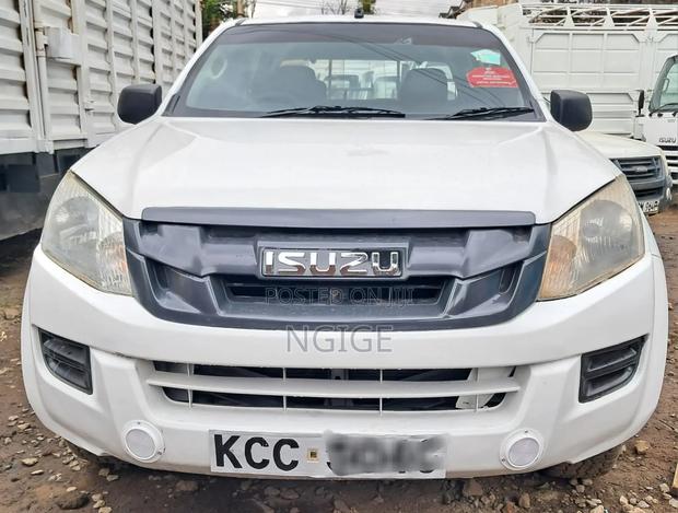 Isuzu D-MAX 2014 White