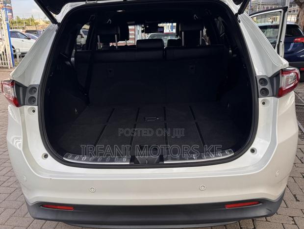 Toyota Harrier 2.0 2019 White