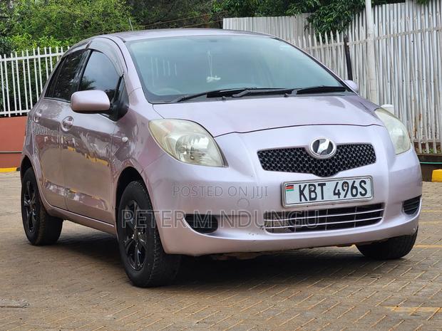 Toyota Vitz 2005 Pink