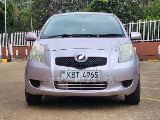Toyota Vitz 2005 Pink
