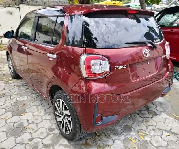 Toyota Passo 1.0 AWD 2019 Red