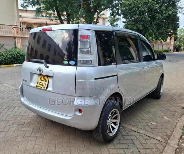 Toyota Sienta 2014 Silver
