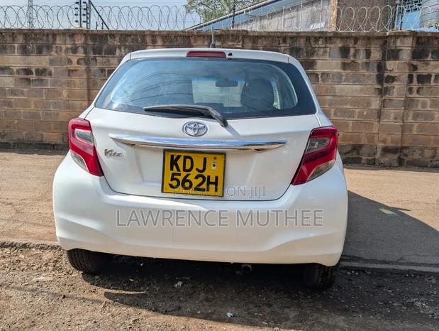 Toyota Vitz 2015 White