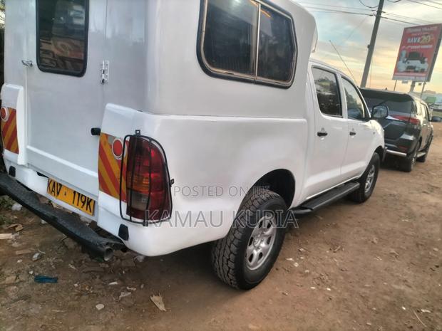 Toyota Hilux 2006 White