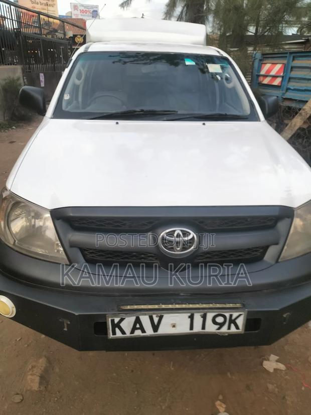 Toyota Hilux 2006 White