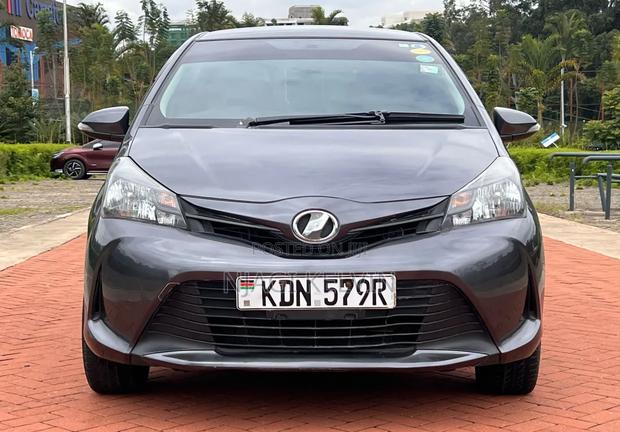 Toyota Vitz 2016 Gray