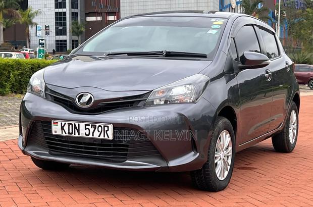 Toyota Vitz 2016 Gray