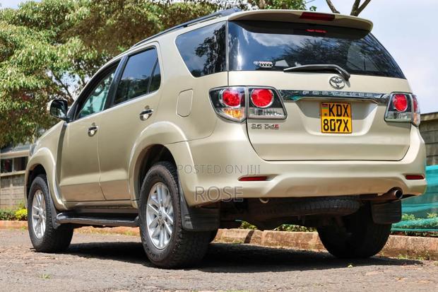 Toyota Fortuner 2014 Beige