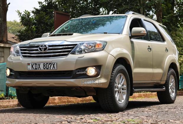 Toyota Fortuner 2014 Beige