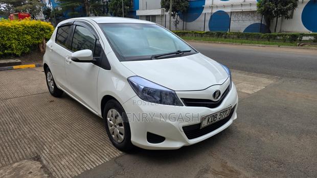 Toyota Vitz 2013 White