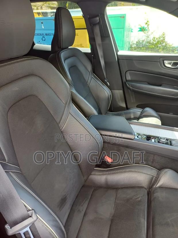 Volvo XC60 2024 Red