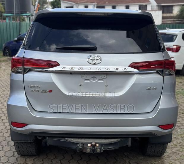 Toyota Fortuner 2.8 D AWD 2017 Silver