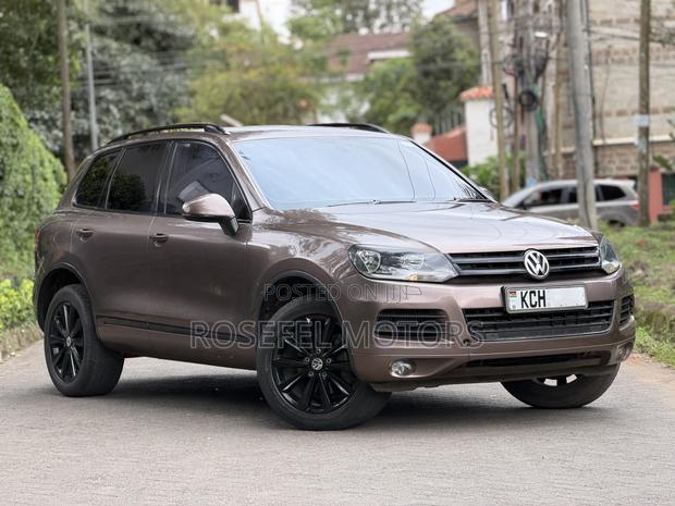 Volkswagen Touareg VR6 Sport 2012 Brown