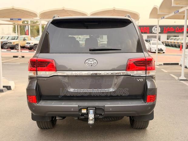 Toyota Land Cruiser 4.5 V8 TD 2020 Gray