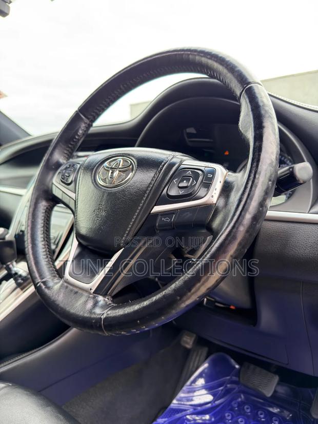 Toyota Harrier 2.0 2015 Black