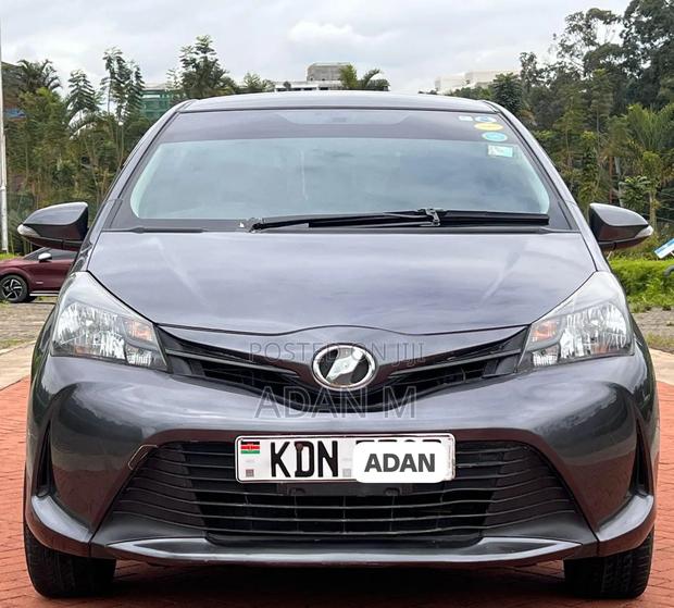 Toyota Vitz 2016 Gray