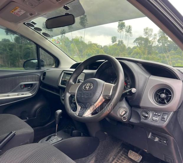 Toyota Vitz 2016 Gray