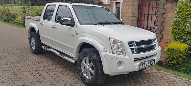Isuzu D-MAX 2010 White