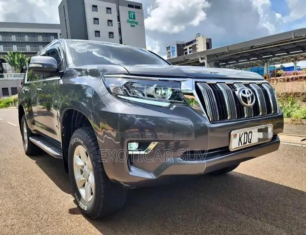 Toyota Land Cruiser Prado 3.0 D-4D 5dr 2009 Gray