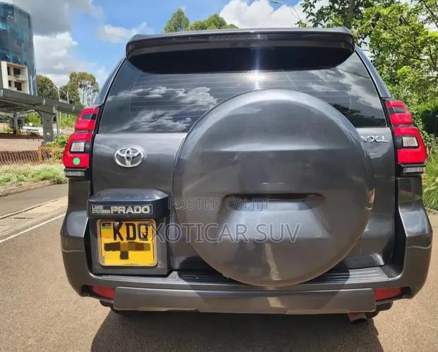 Toyota Land Cruiser Prado 3.0 D-4D 5dr 2009 Gray