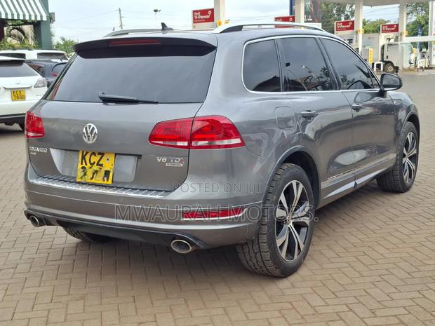 Volkswagen Touareg TDI Executive 4dr SUV AWD (3.0L 6cyl Turbodiesel 8A)