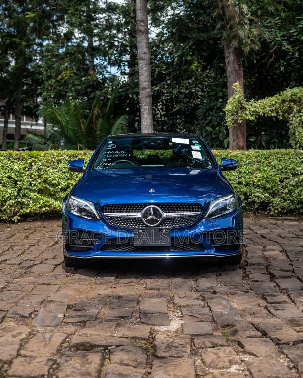 Mercedes-Benz C200 2019 Blue