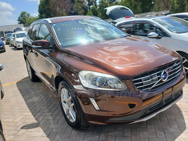 Volvo XC60 2019 Brown