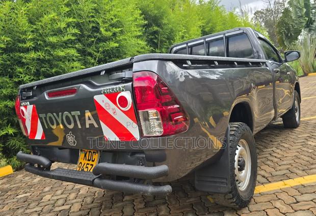 Toyota Hilux 2.4 Diesel 2020 Gray