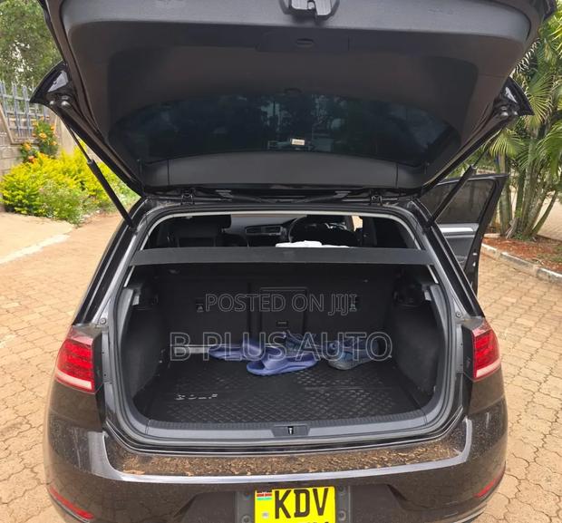 Volkswagen Golf TSI S FWD 2018 Black