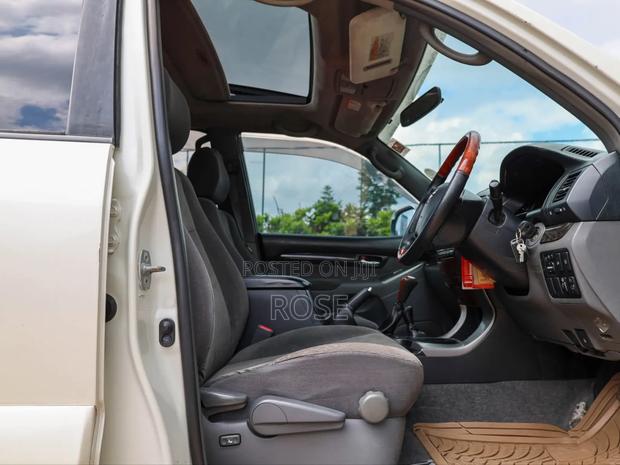 Toyota Land Cruiser Prado 2009 White