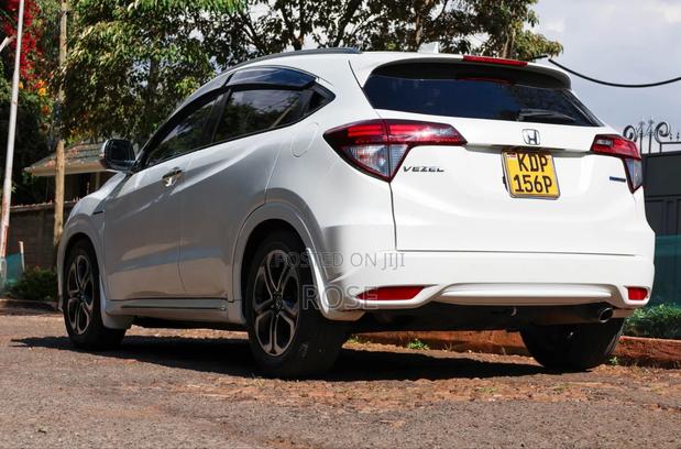 Honda Vezel 2017 White