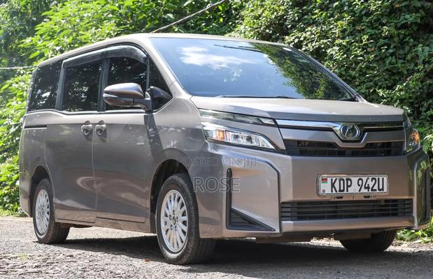 Toyota Voxy 2018 Beige