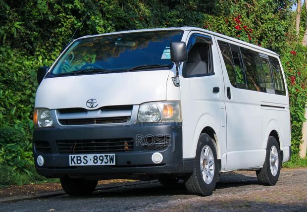 Toyota HiAce 2005 White