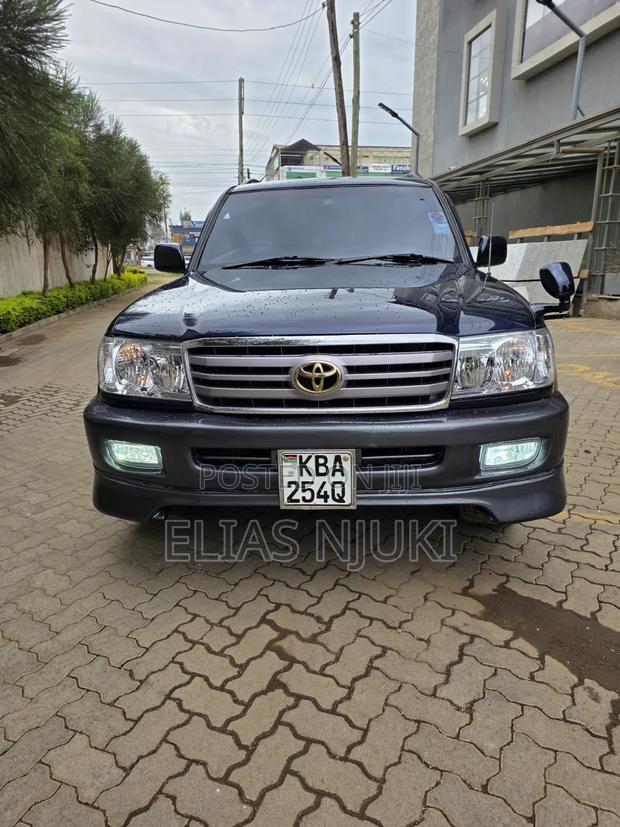 Toyota Land Cruiser HDJ 100 2001 Blue