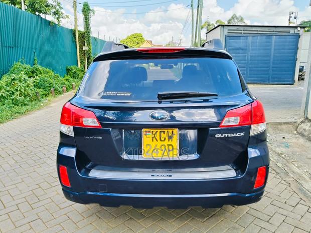 Subaru Outback 2.5i Premium 2012 Blue
