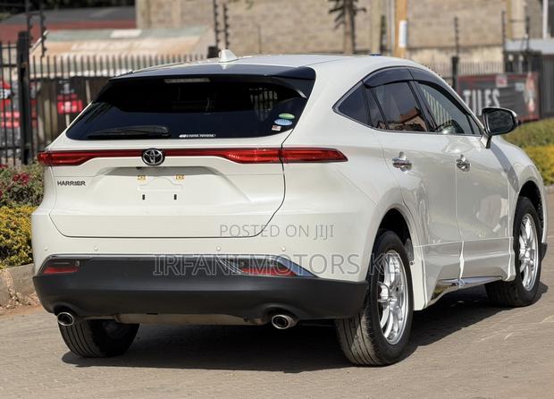 Toyota Harrier 2.0 2020 Pearl