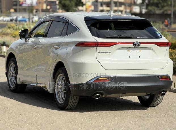Toyota Harrier 2.0 2020 Pearl