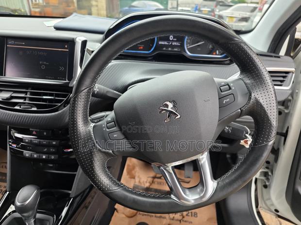 Peugeot 2008 2019 White