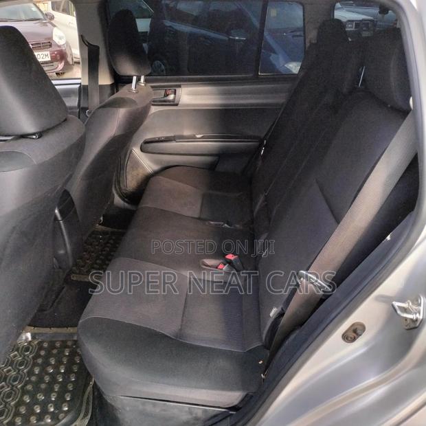 Toyota Corolla Fielder 1.5 Hybrid FWD 2015 Silver