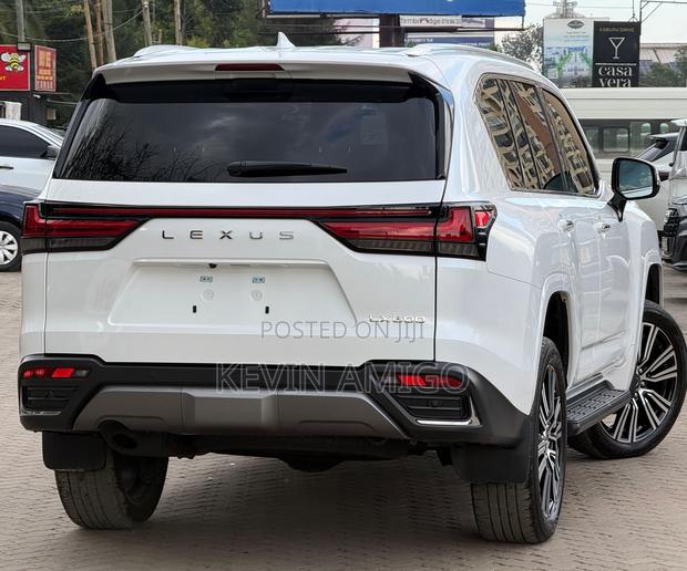 Lexus LX 600 2023