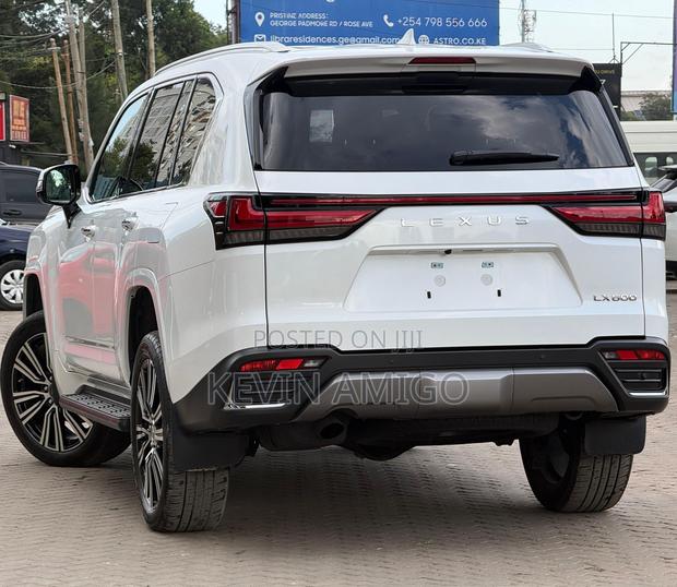 Lexus LX 600 2023