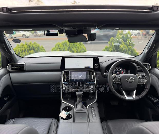 Lexus LX 600 2023