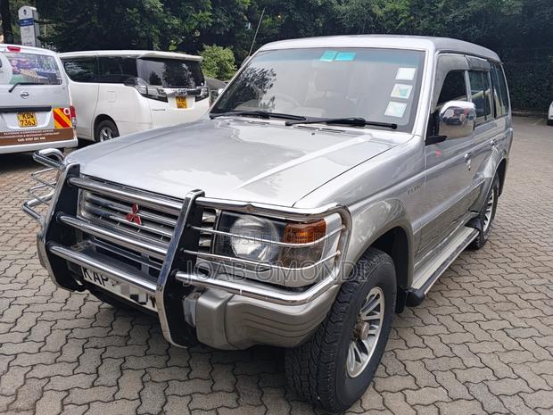 Mitsubishi Pajero 1993 Gray