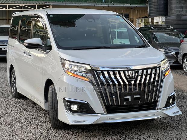 Toyota Esquire 2.0 FWD (7 seater) 2019 Pearl